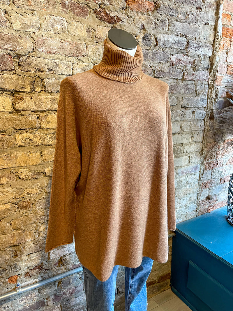 Milio Milano Turtleneck in Camel